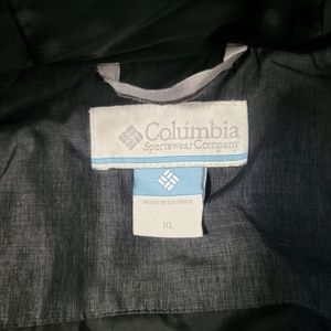 Columbia hooded winter jacket. Size XL.